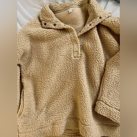 COPY - Aerie Sherpa pullover - Picture 1 of 2